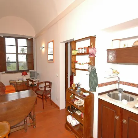 Sleeps 3 Pool Wifi Appartamento